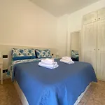 La Terra Di Parmenide Frühstückspension 3*