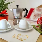 La Terra Di Parmenide Bed and Breakfast 3*